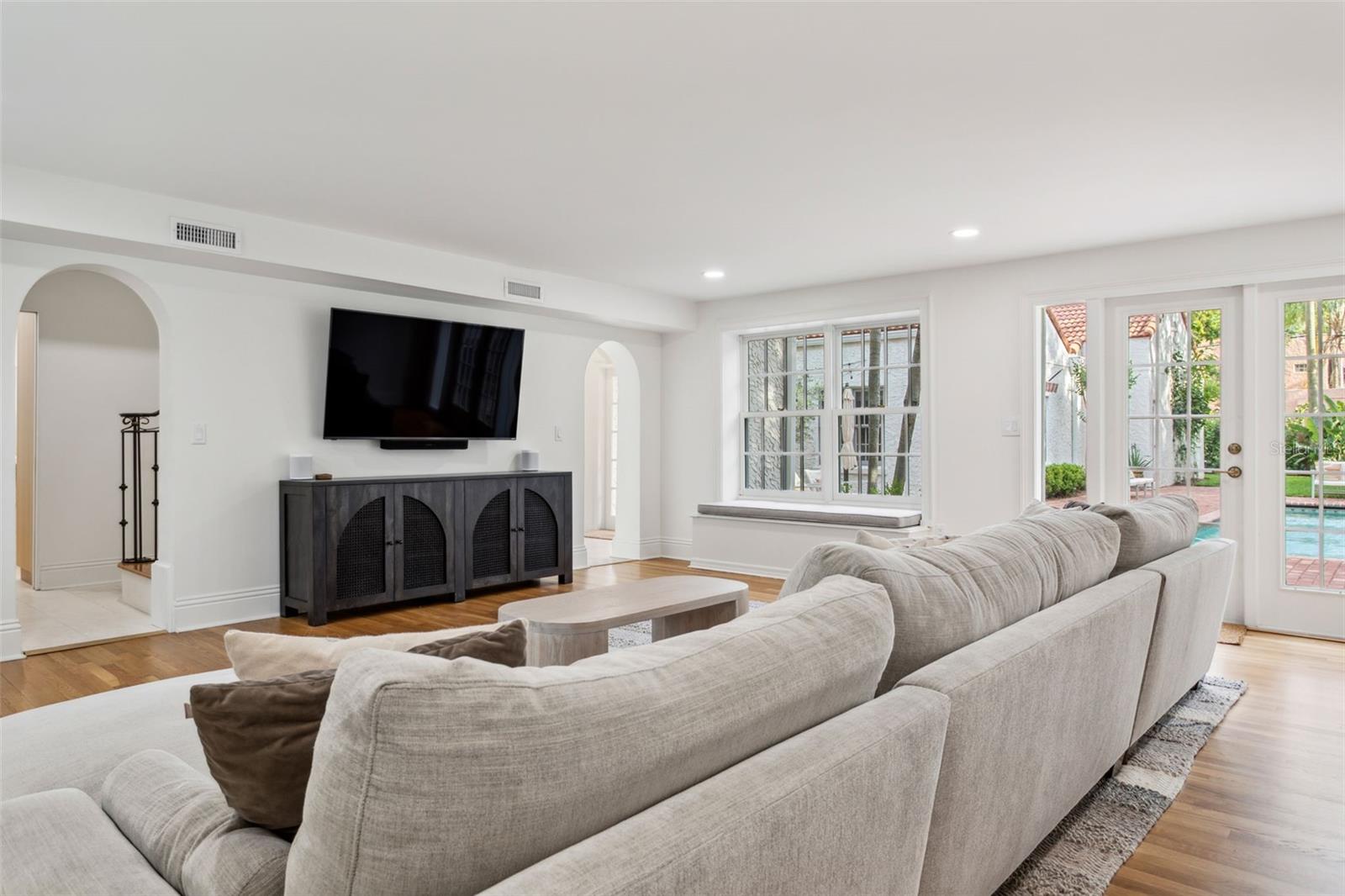 DAVIS ISLANDS - Residential