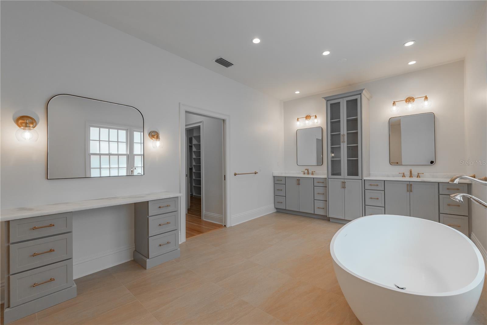 DAVIS ISLANDS - Residential