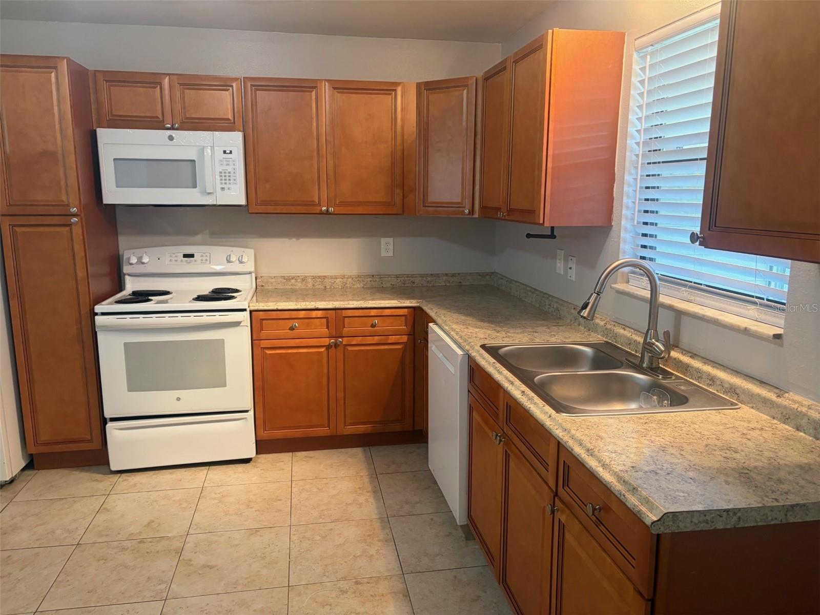 LAKE FRONT ADD - Residential Lease