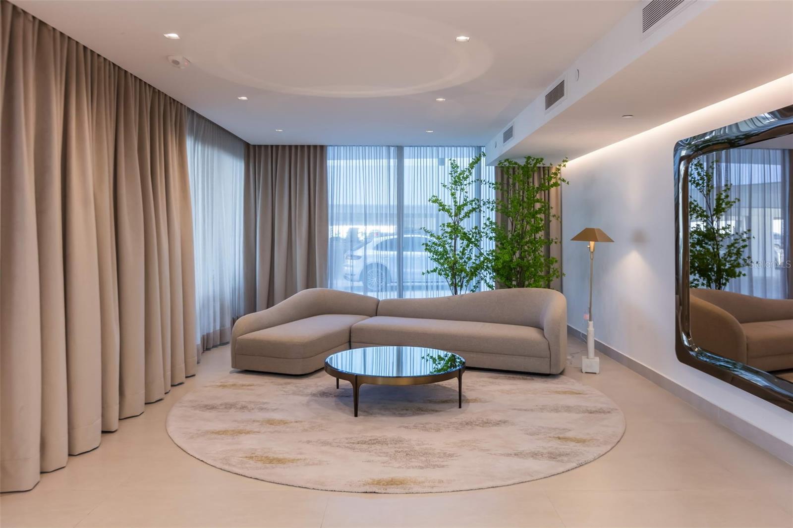 540 AV. DE LA CONSTITUCIÓN AVENUE 303