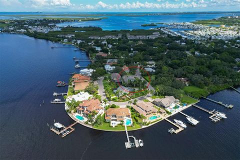 A home in PALMETTO