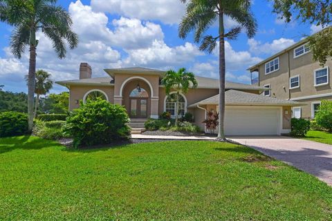 A home in PALMETTO