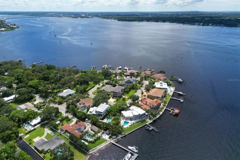 A home in PALMETTO