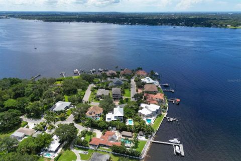 A home in PALMETTO