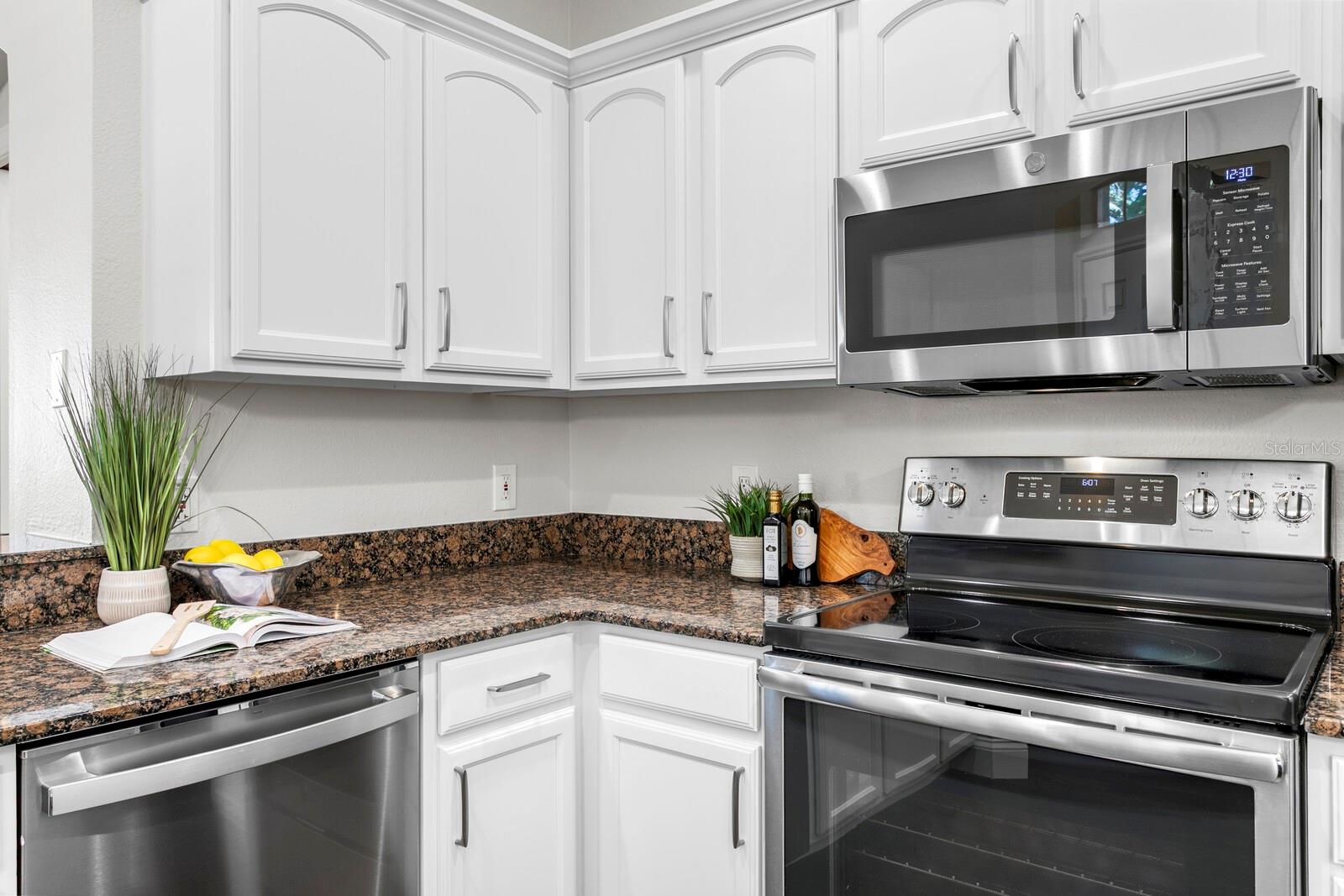 SUMMERDALE TWNHMS - Residential