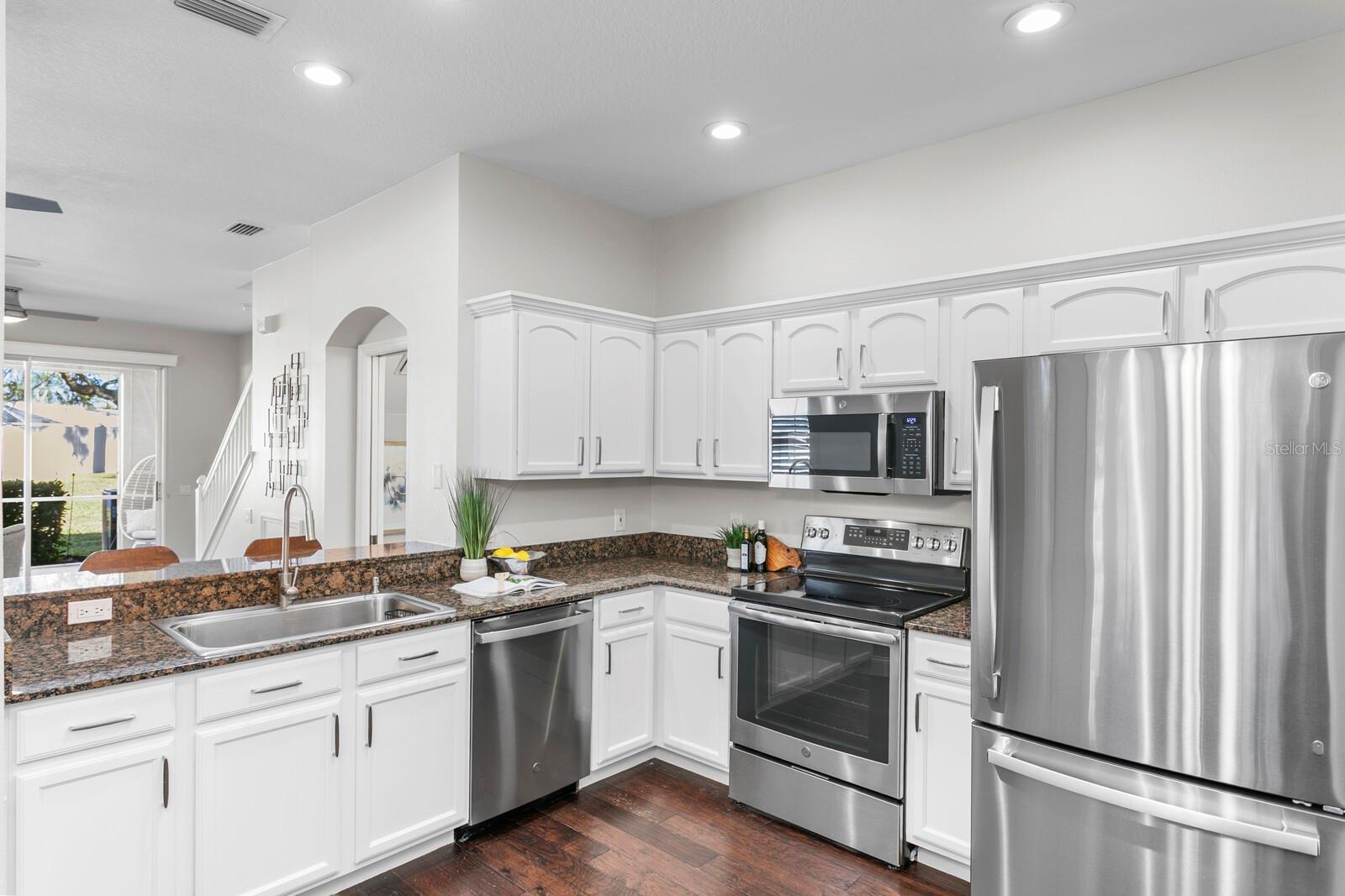 SUMMERDALE TWNHMS - Residential