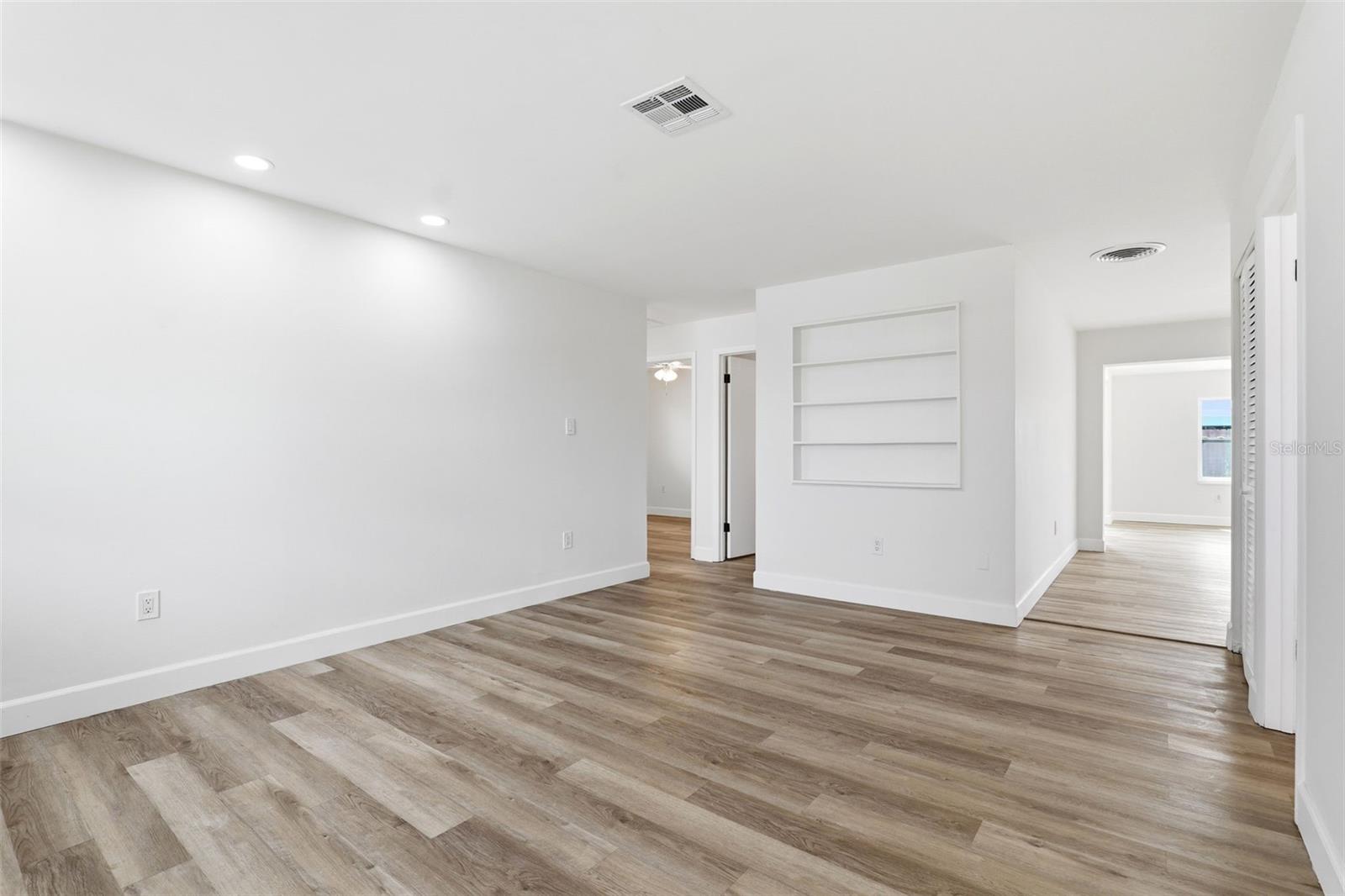 OXFORD RIDGE - Residential