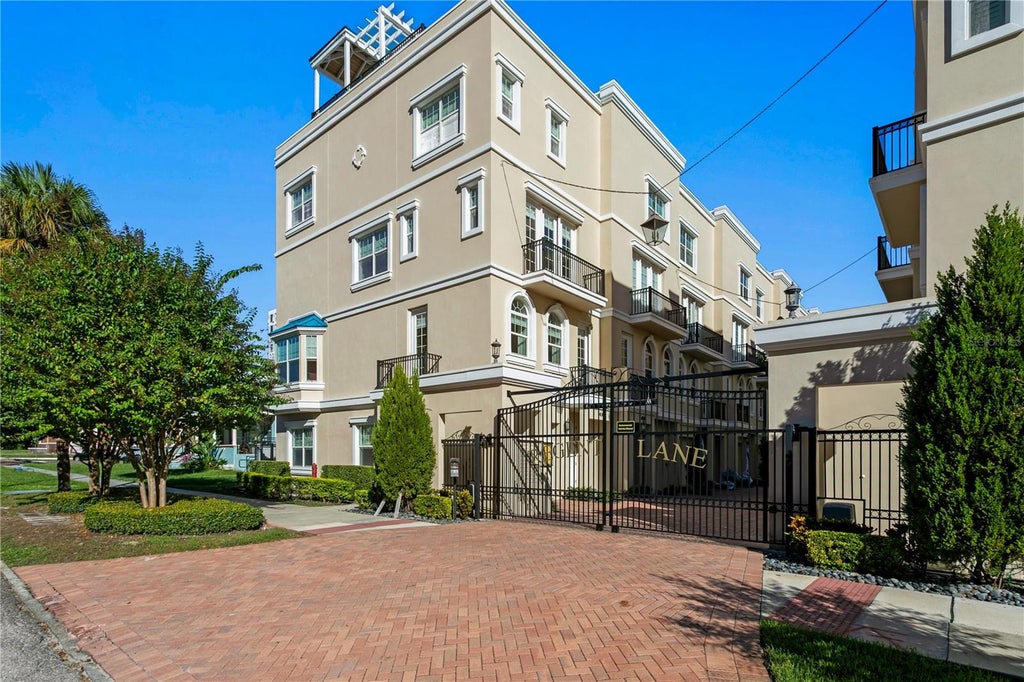 Photo of 400 Regent Lane N, St Petersburg, FL 33701 (MLS # TB8558698)