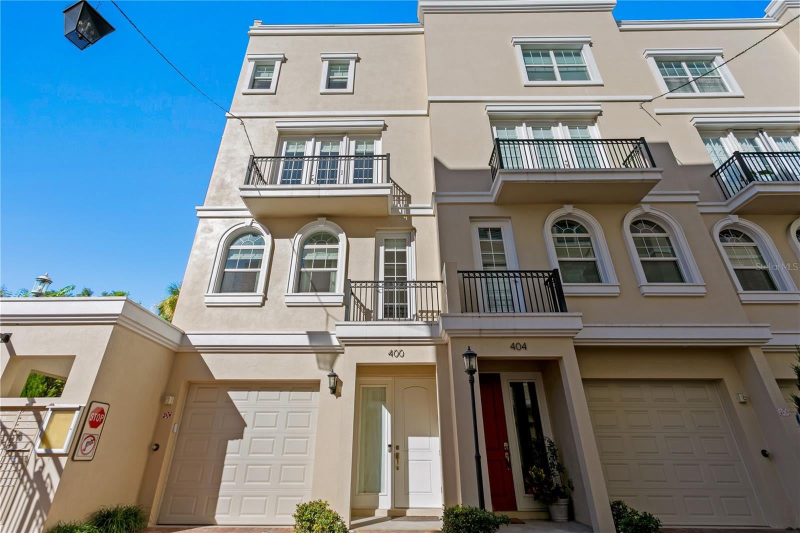 400 REGENT LANE N