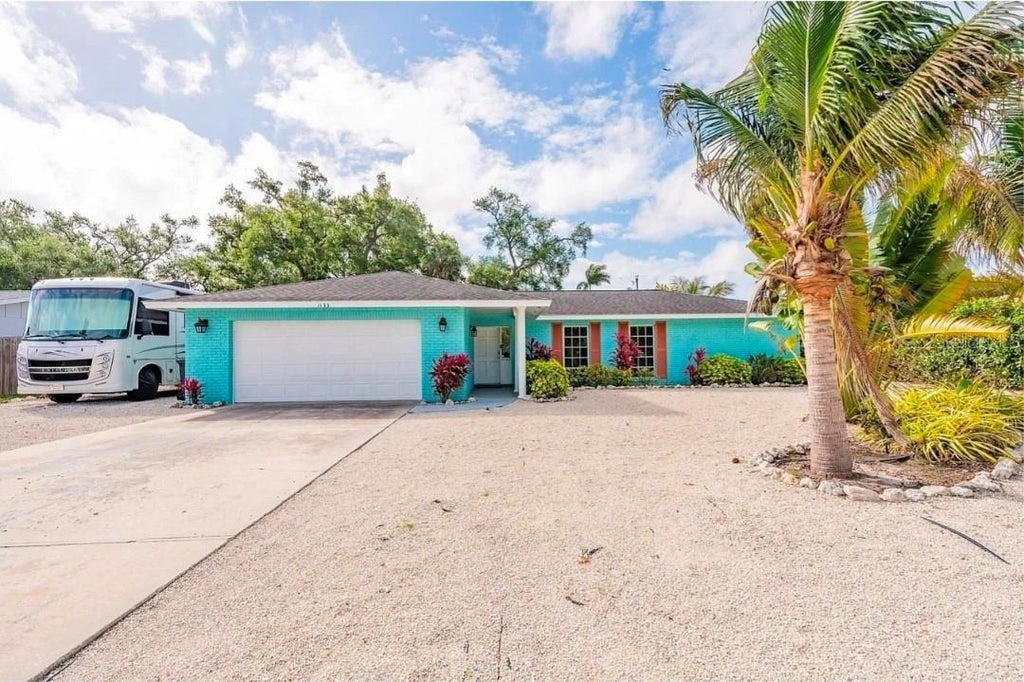 Photo of 1133 Montezuma Drive, Bradenton, FL 34209 (MLS # A4710785)
