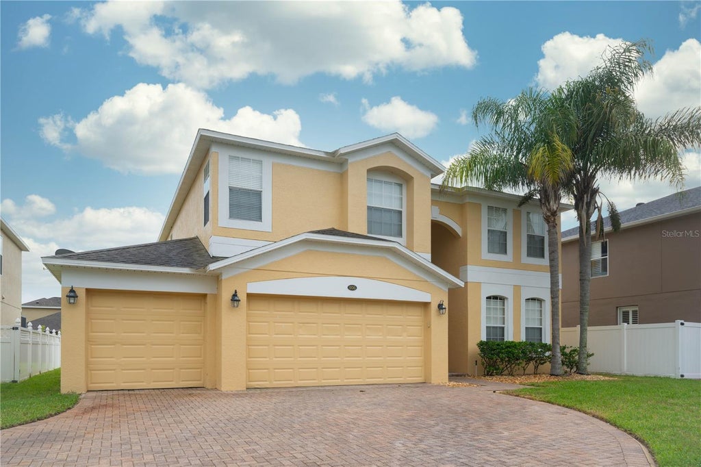 Photo of 806 Lost Grove Circle, Winter Garden, FL 34787 (MLS # S5152166)