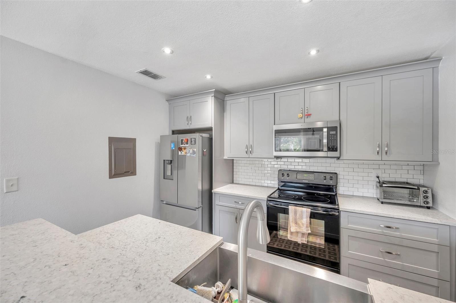 EASTWOOD SHORES 6 - Residential