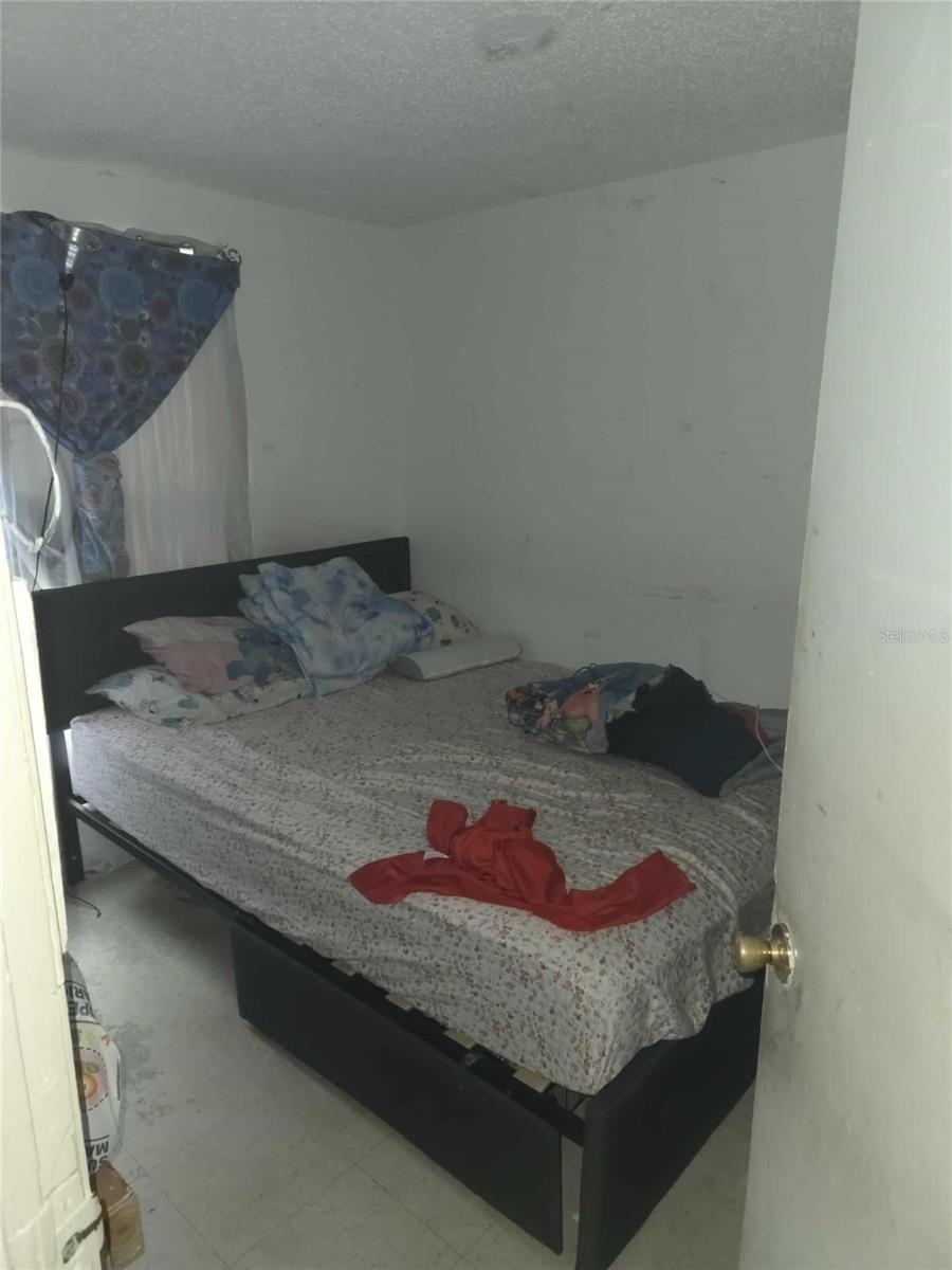 CAMBRIDGE LAKE - Residential Income