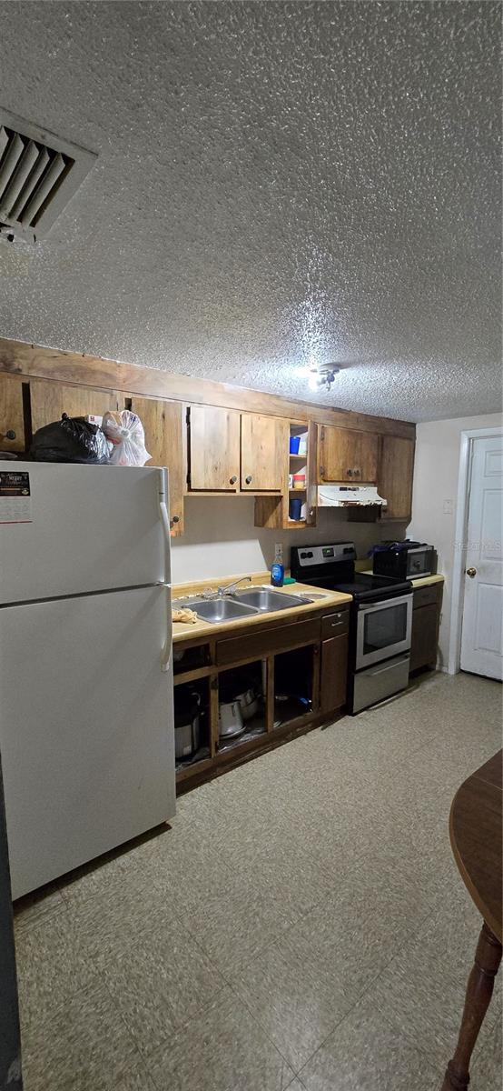 CAMBRIDGE LAKE - Residential Income