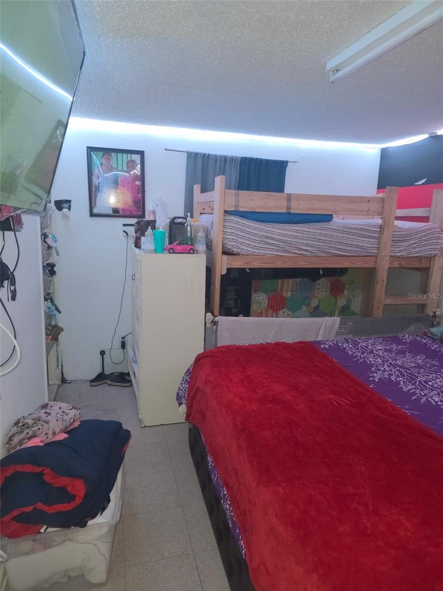 CAMBRIDGE LAKE - Residential Income