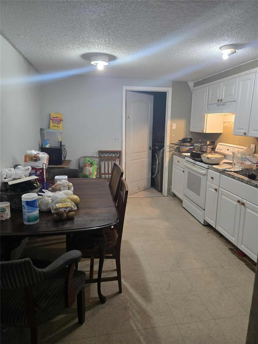 CAMBRIDGE LAKE - Residential Income