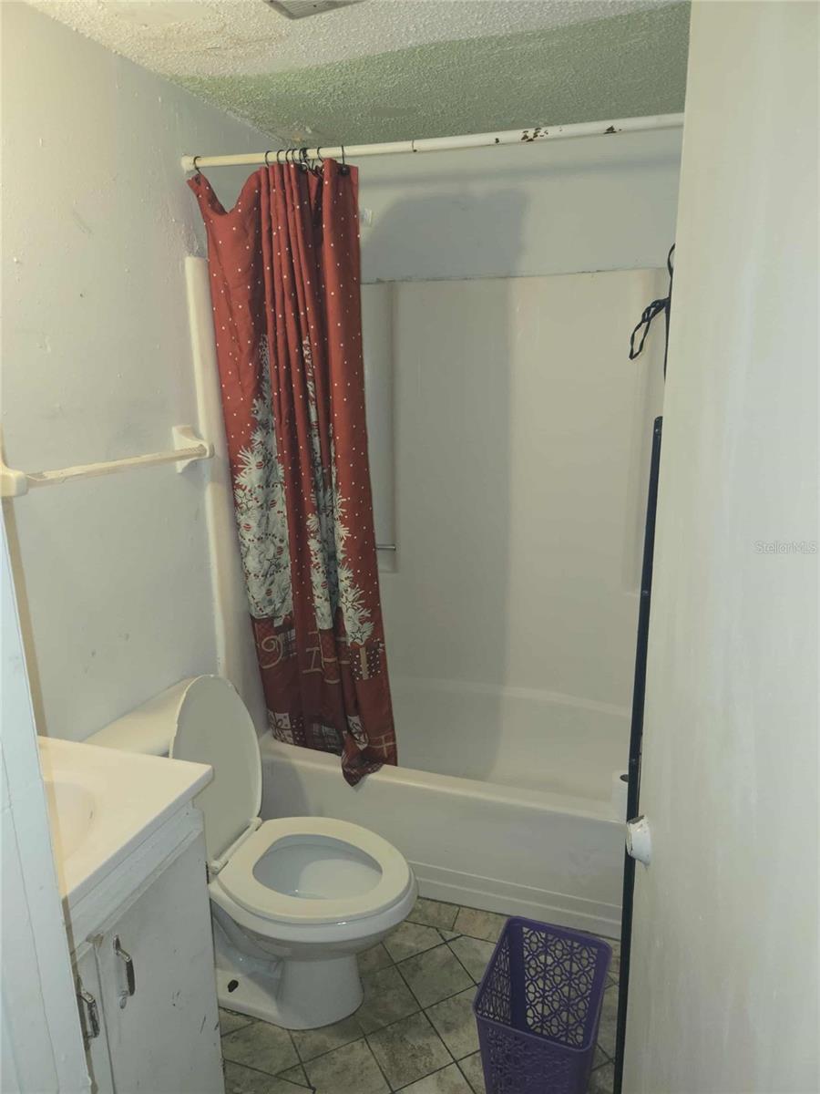 CAMBRIDGE LAKE - Residential Income