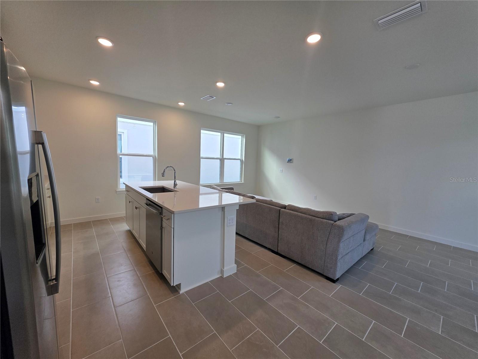 TRINITY PLACE PH 1 - Residential Lease