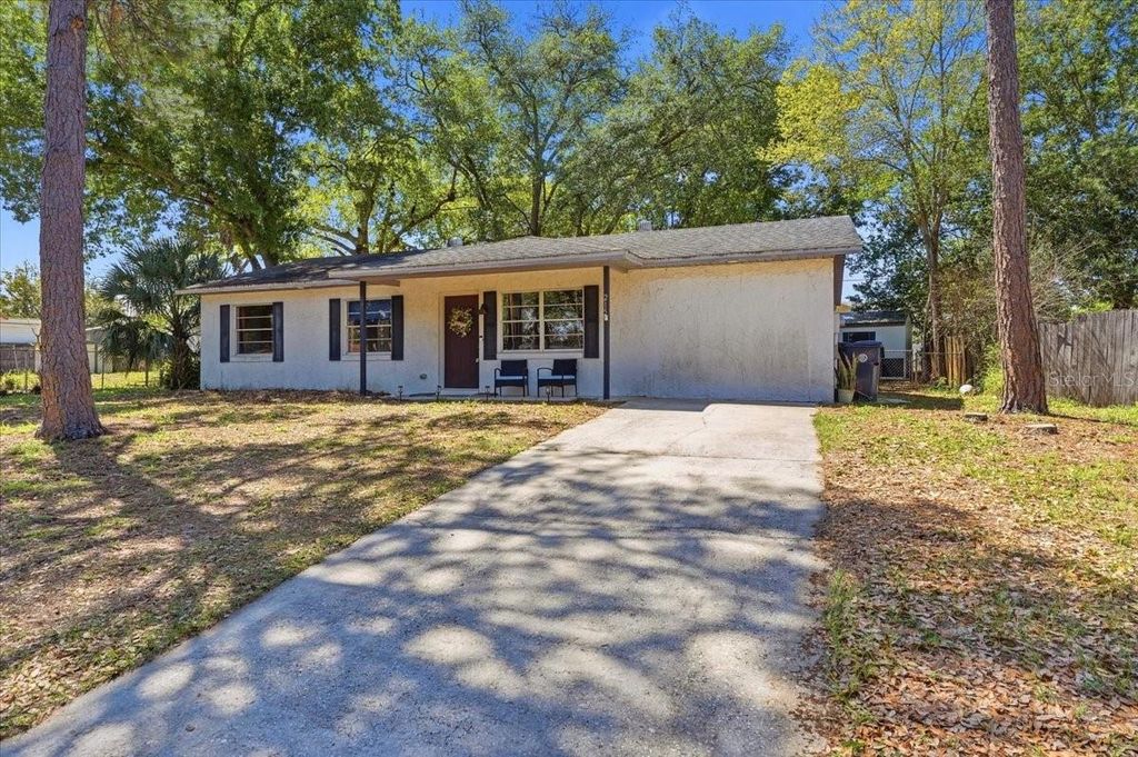 Photo of 215 Carla Ann Court, Auburndale, FL 33823 (MLS # L4960368)