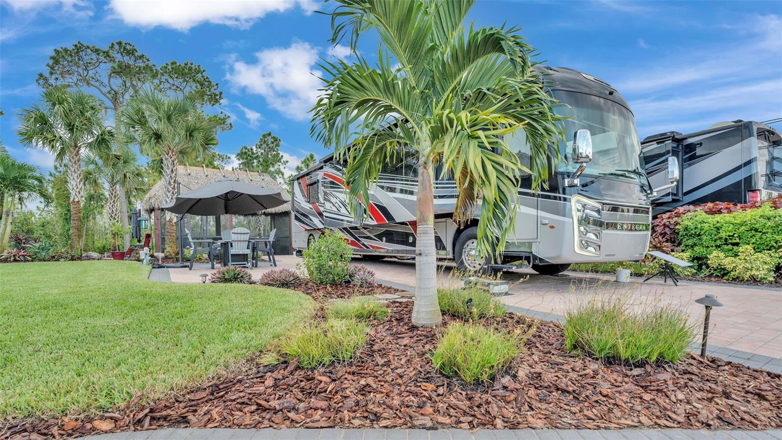 BAY LAKE RESIDENCE - Land