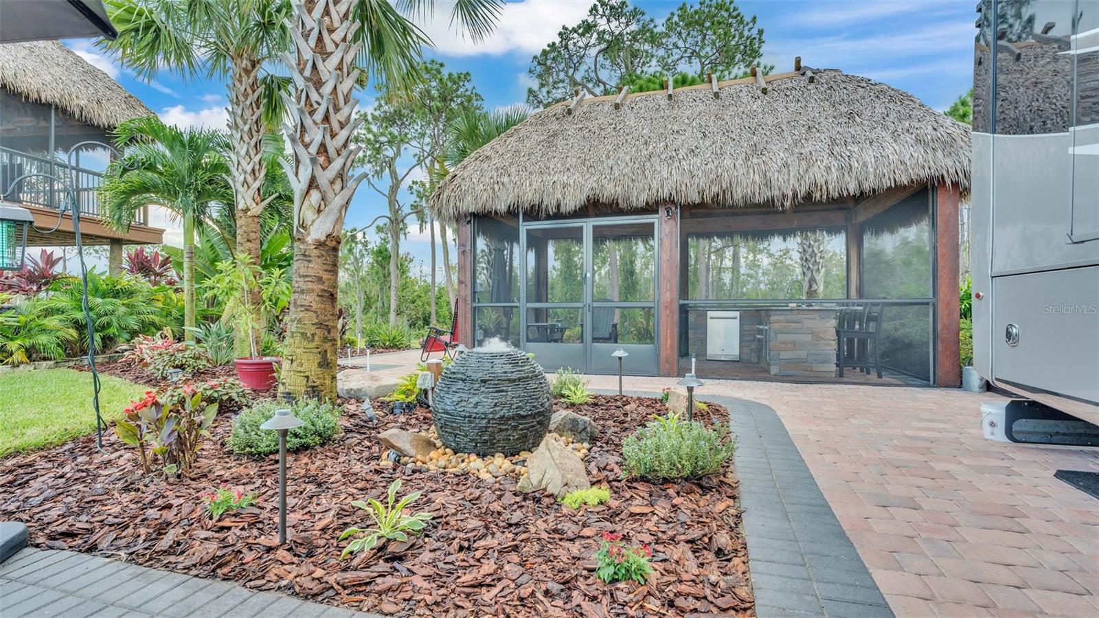 BAY LAKE RESIDENCE - Land