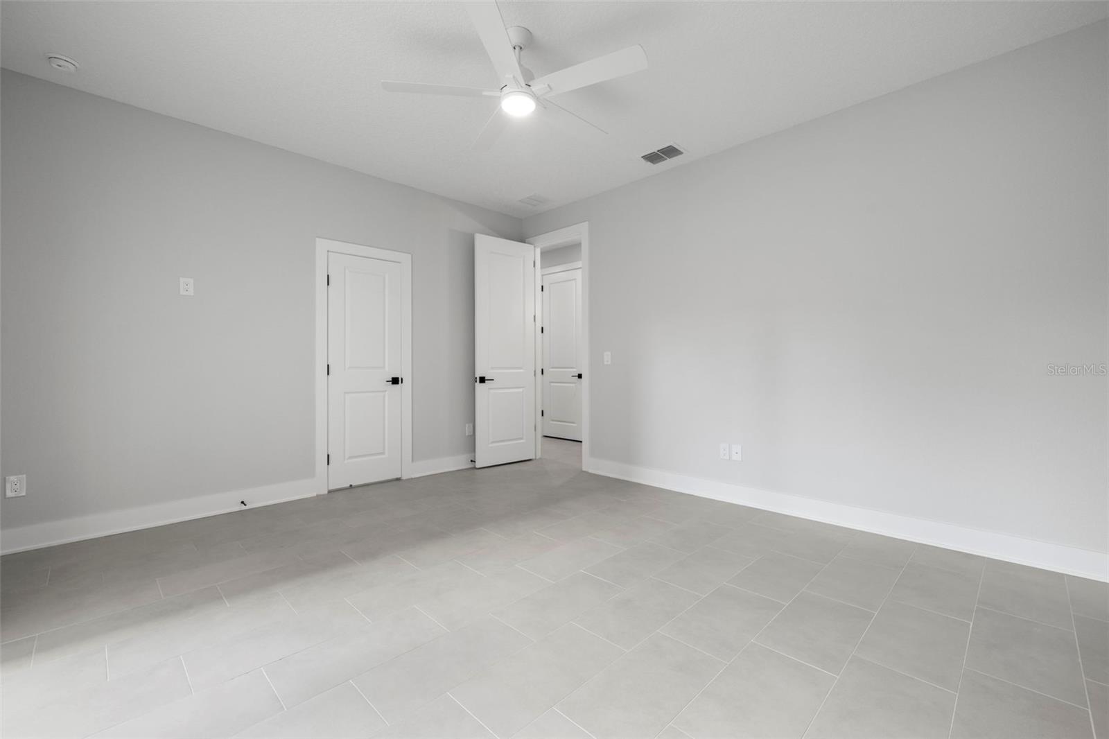 4208 W CARMEN STREET B