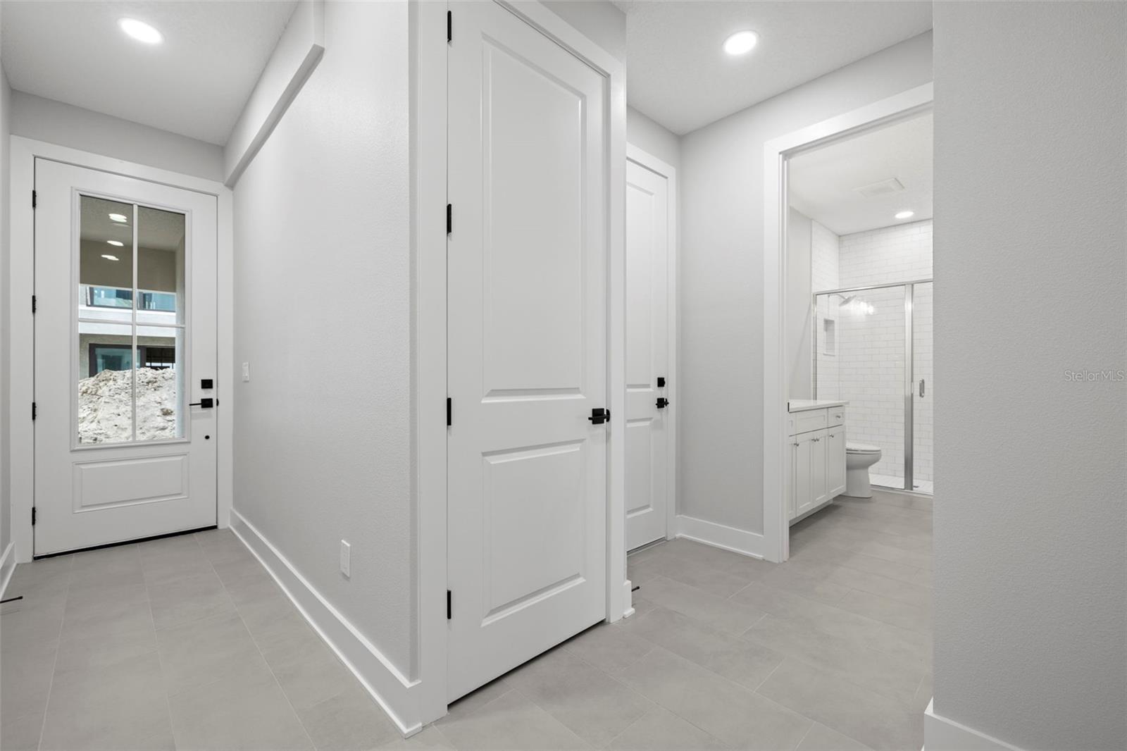 4208 W CARMEN STREET B