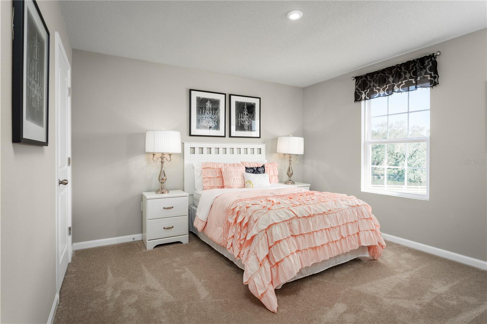 VISTA TRACE - Residential