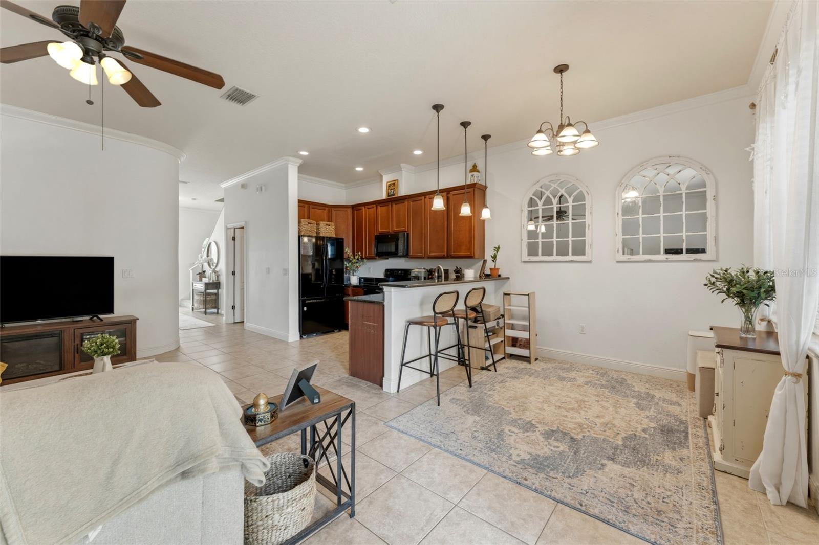 WEST BAY COVE TWNHMS - Residential