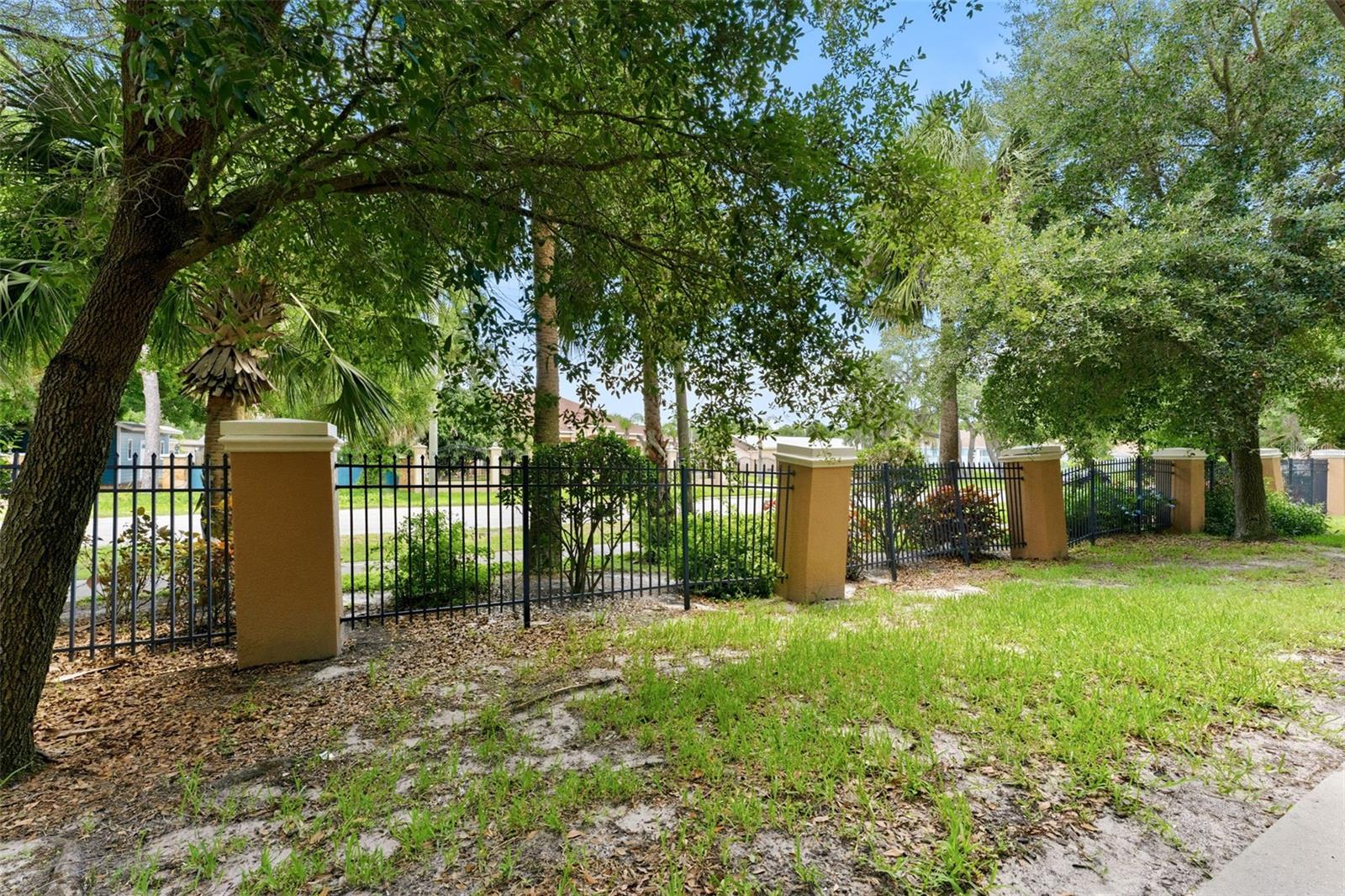 WEST BAY COVE TWNHMS - Residential