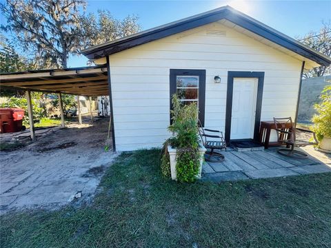 A home in PLANT CITY