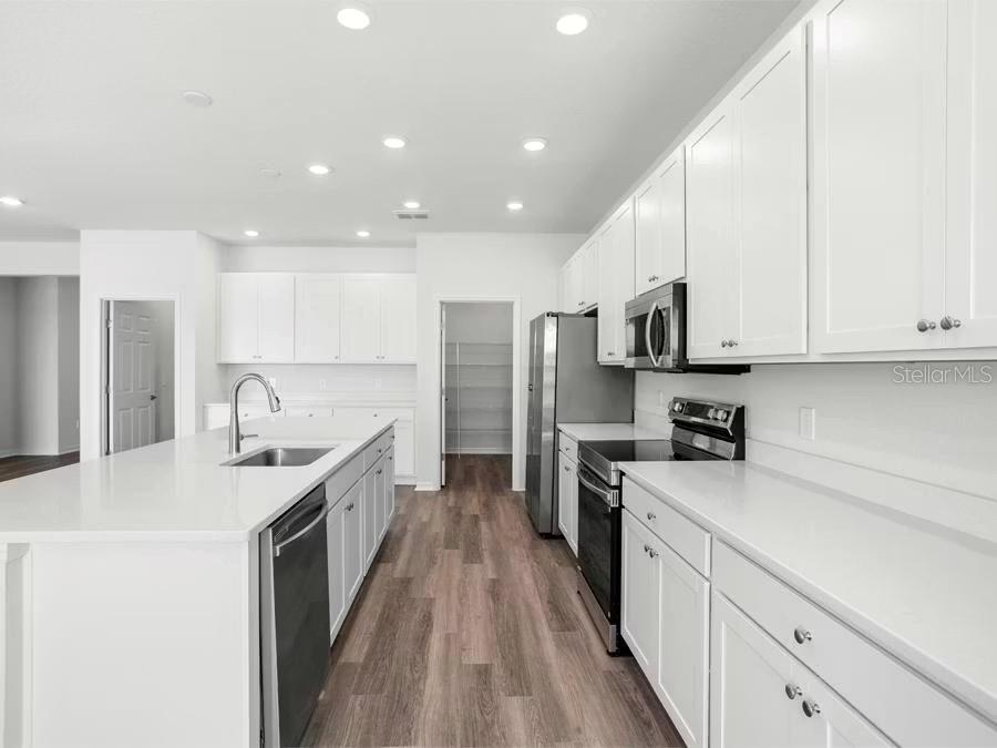 MARION OAKS - Residential