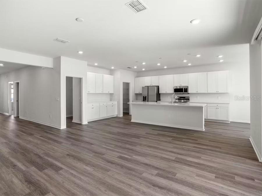 MARION OAKS - Residential