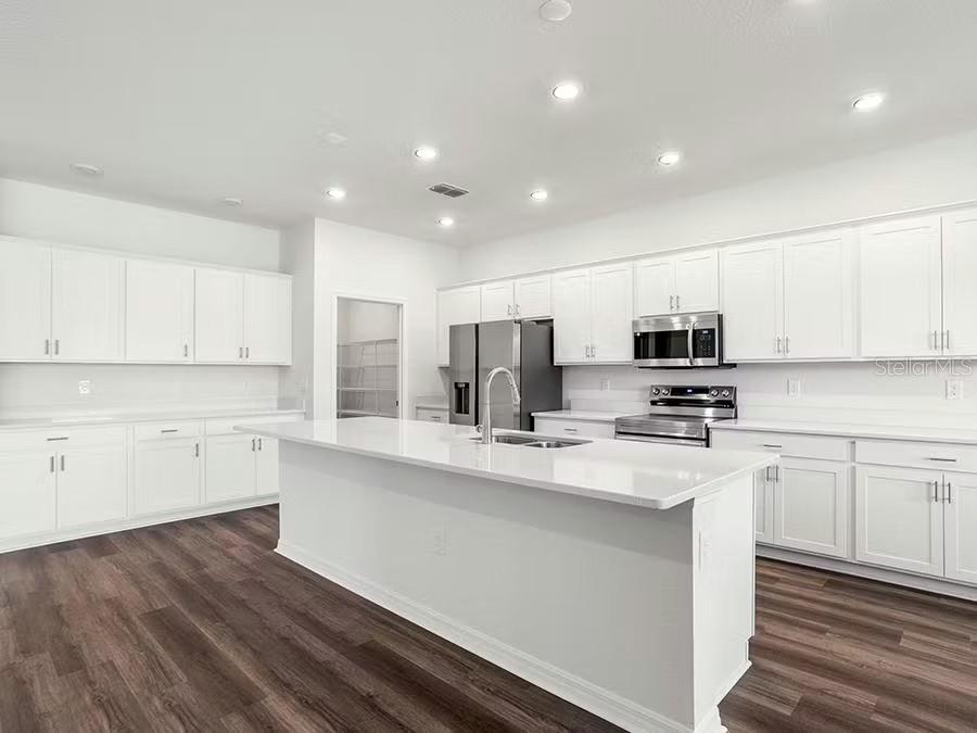 MARION OAKS - Residential