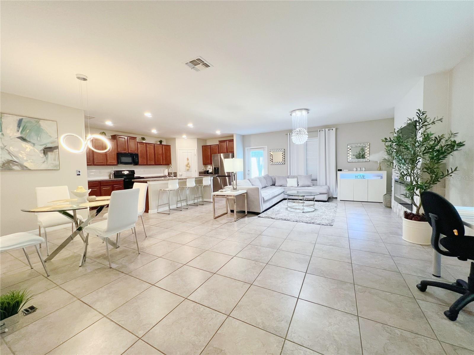 TOUCHSTONE PH 1 - Residential Lease