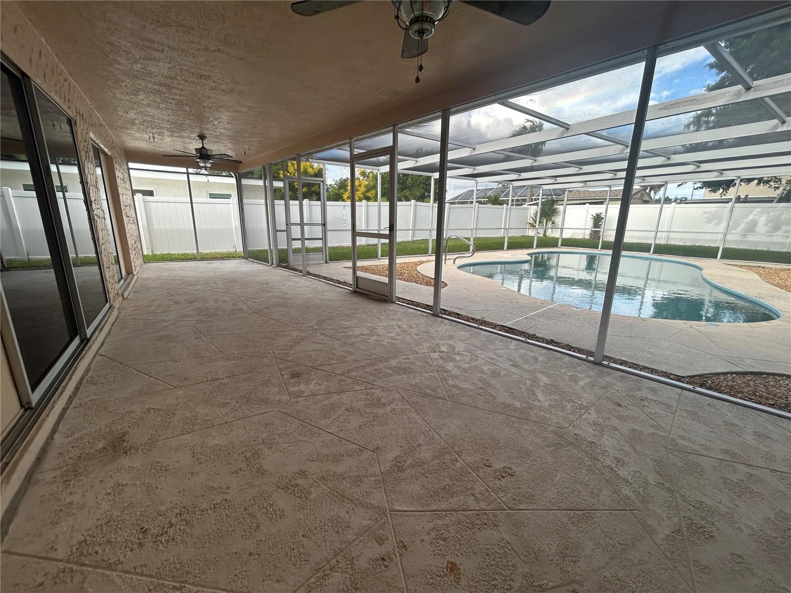 SPANISH ACRES - Residential Lease