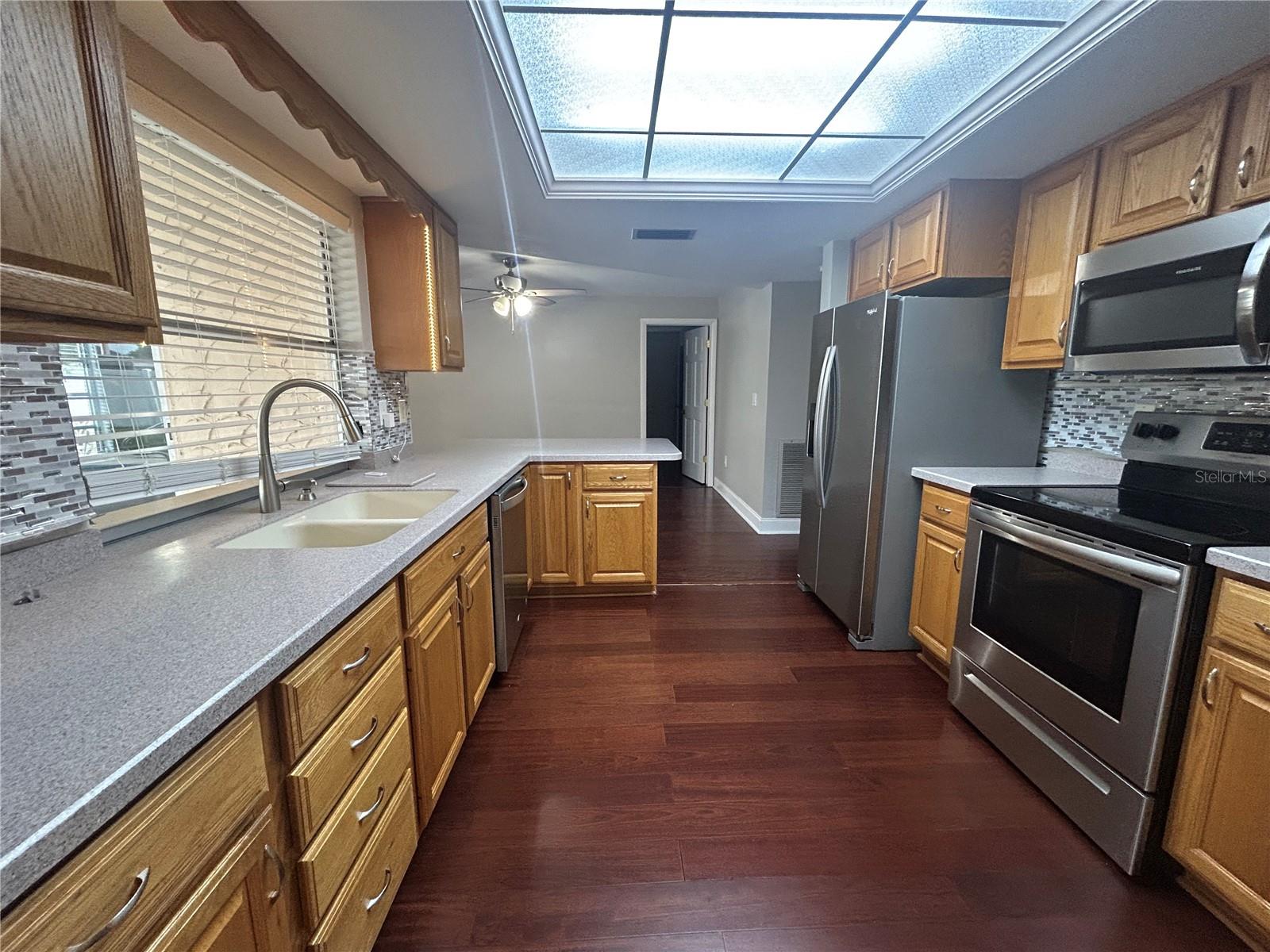 SPANISH ACRES - Residential Lease