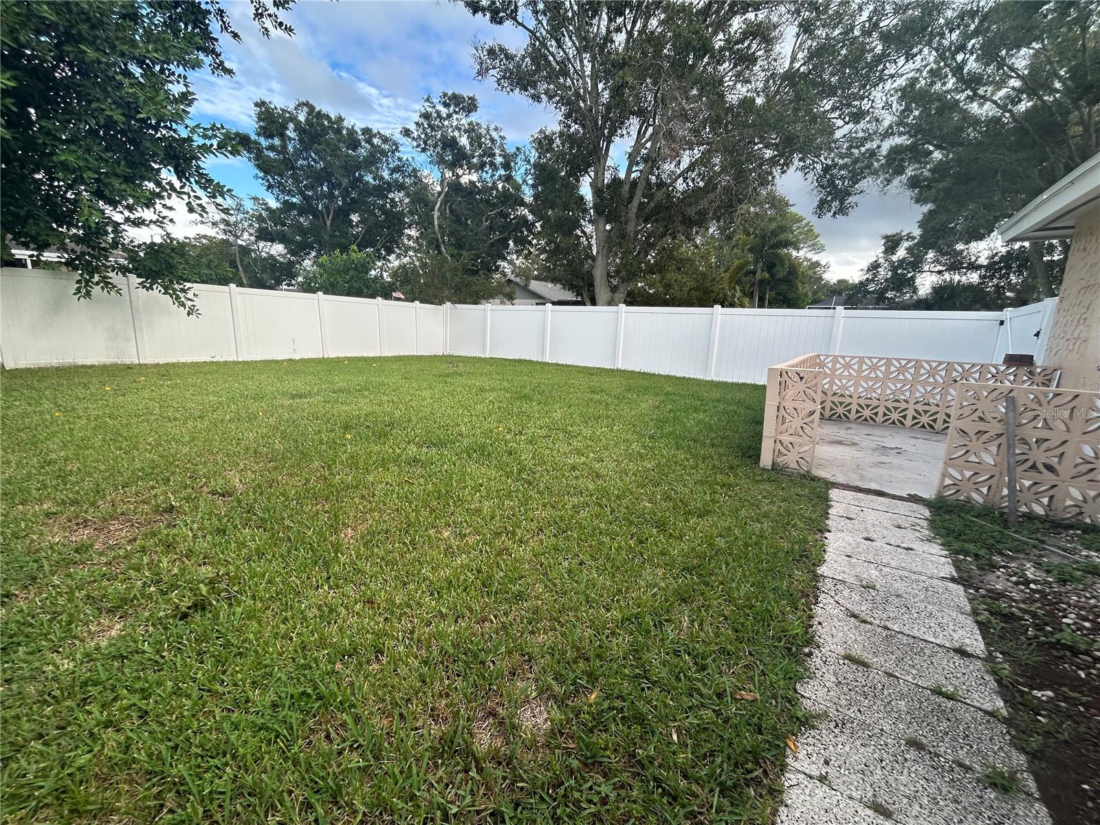 SPANISH ACRES - Residential Lease