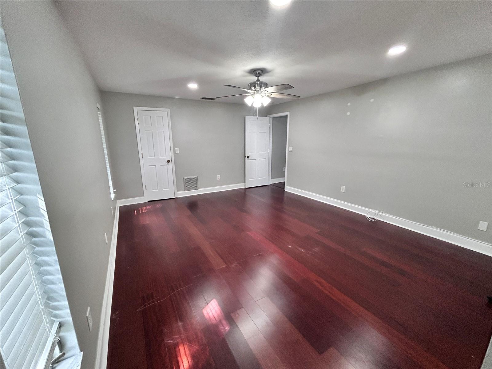 SPANISH ACRES - Residential Lease