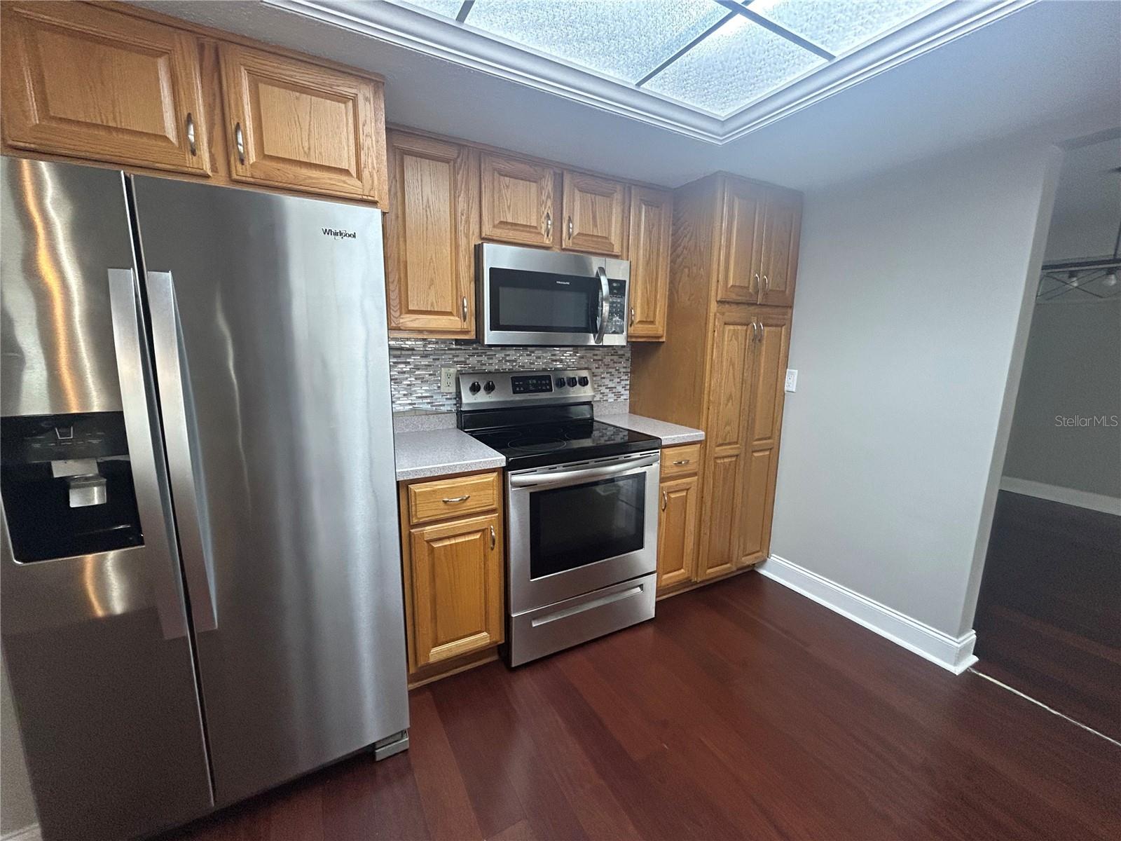 SPANISH ACRES - Residential Lease