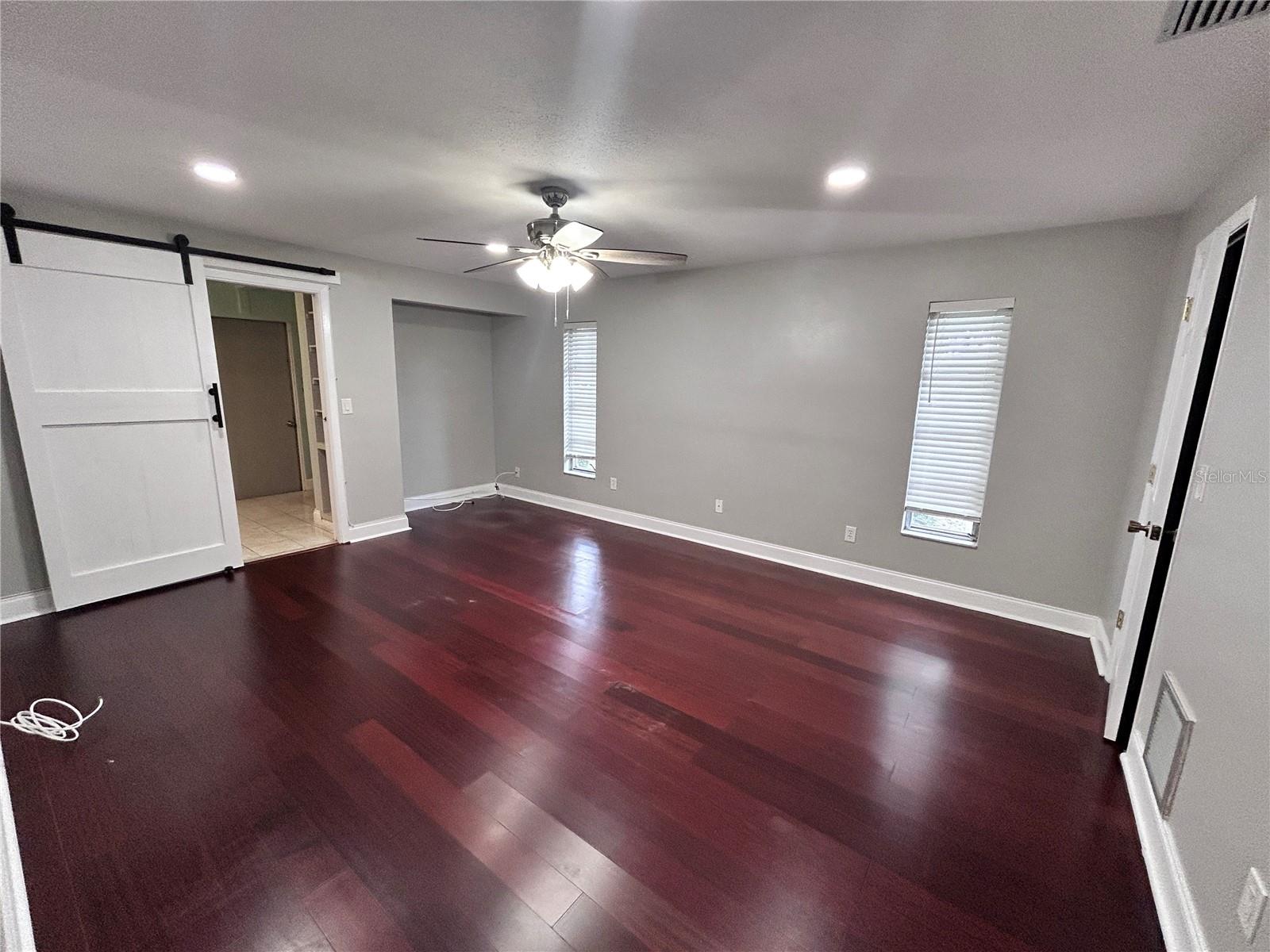 SPANISH ACRES - Residential Lease
