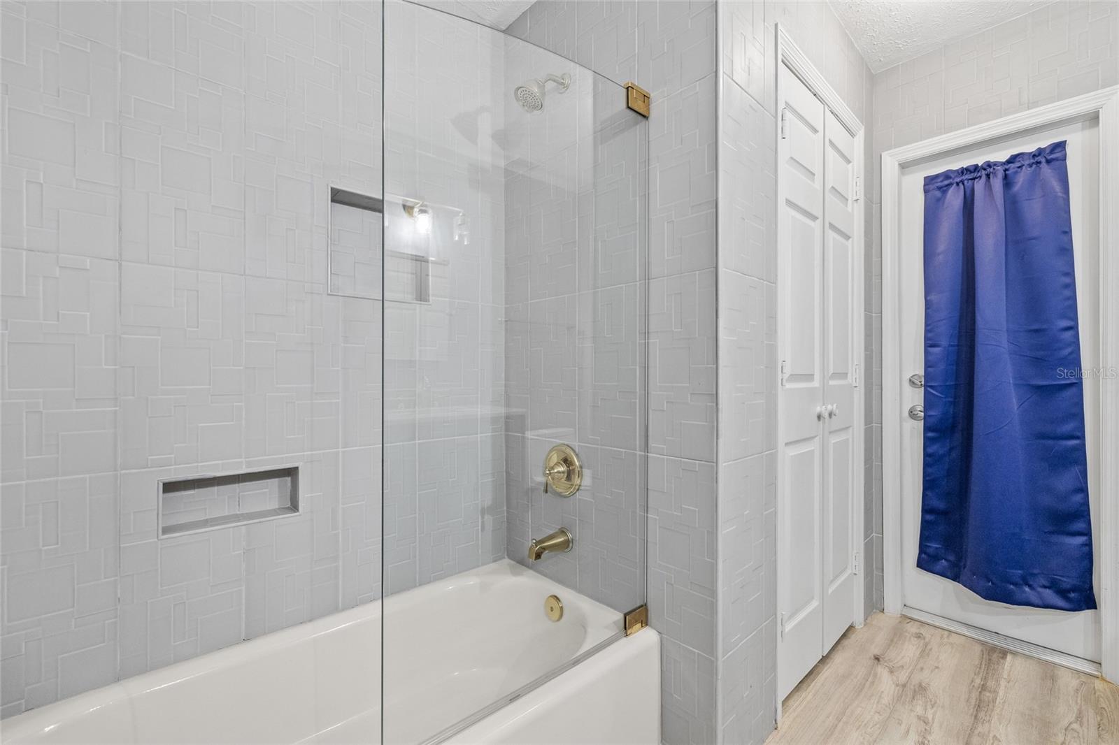 VALRICO VILLAGE - Residential