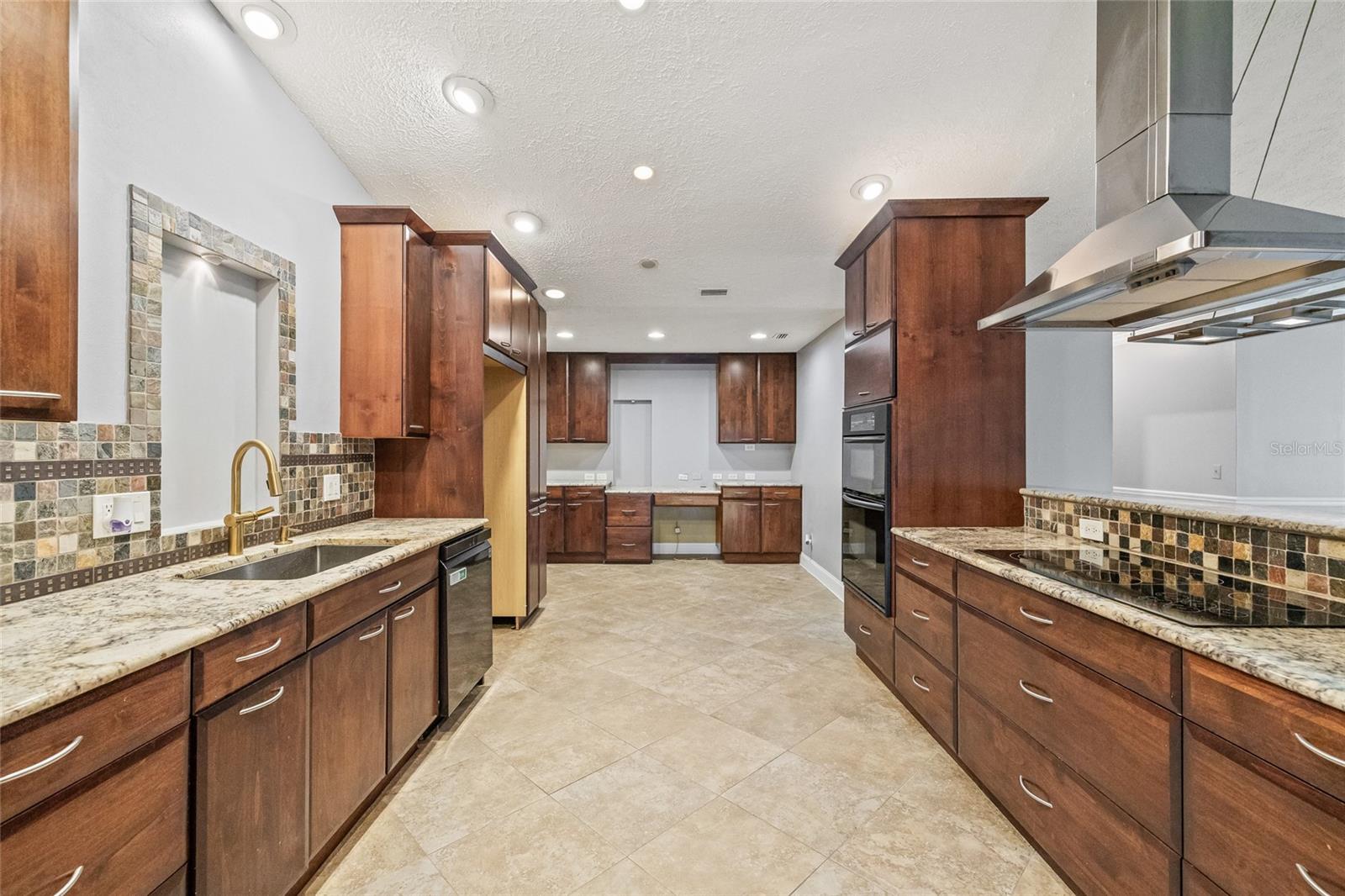 VALRICO VILLAGE - Residential