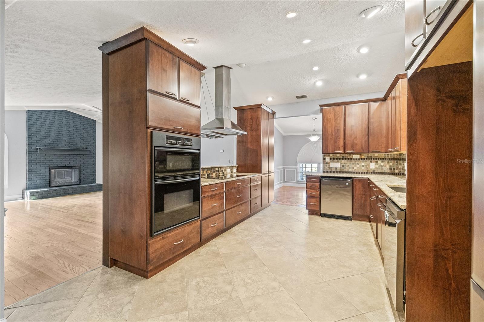 VALRICO VILLAGE - Residential