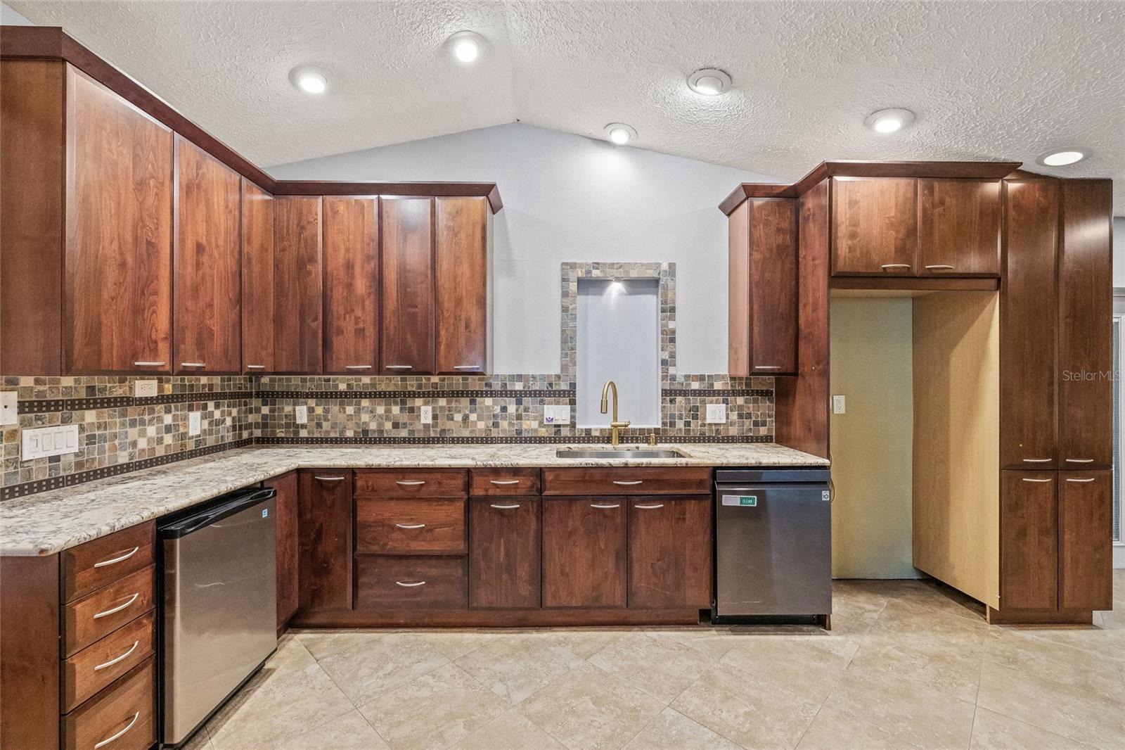 VALRICO VILLAGE - Residential