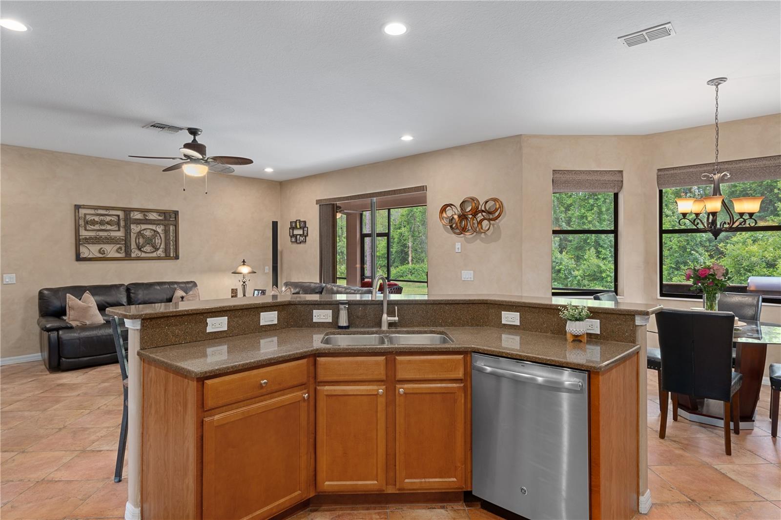 SUNCOAST LAKES - Residential