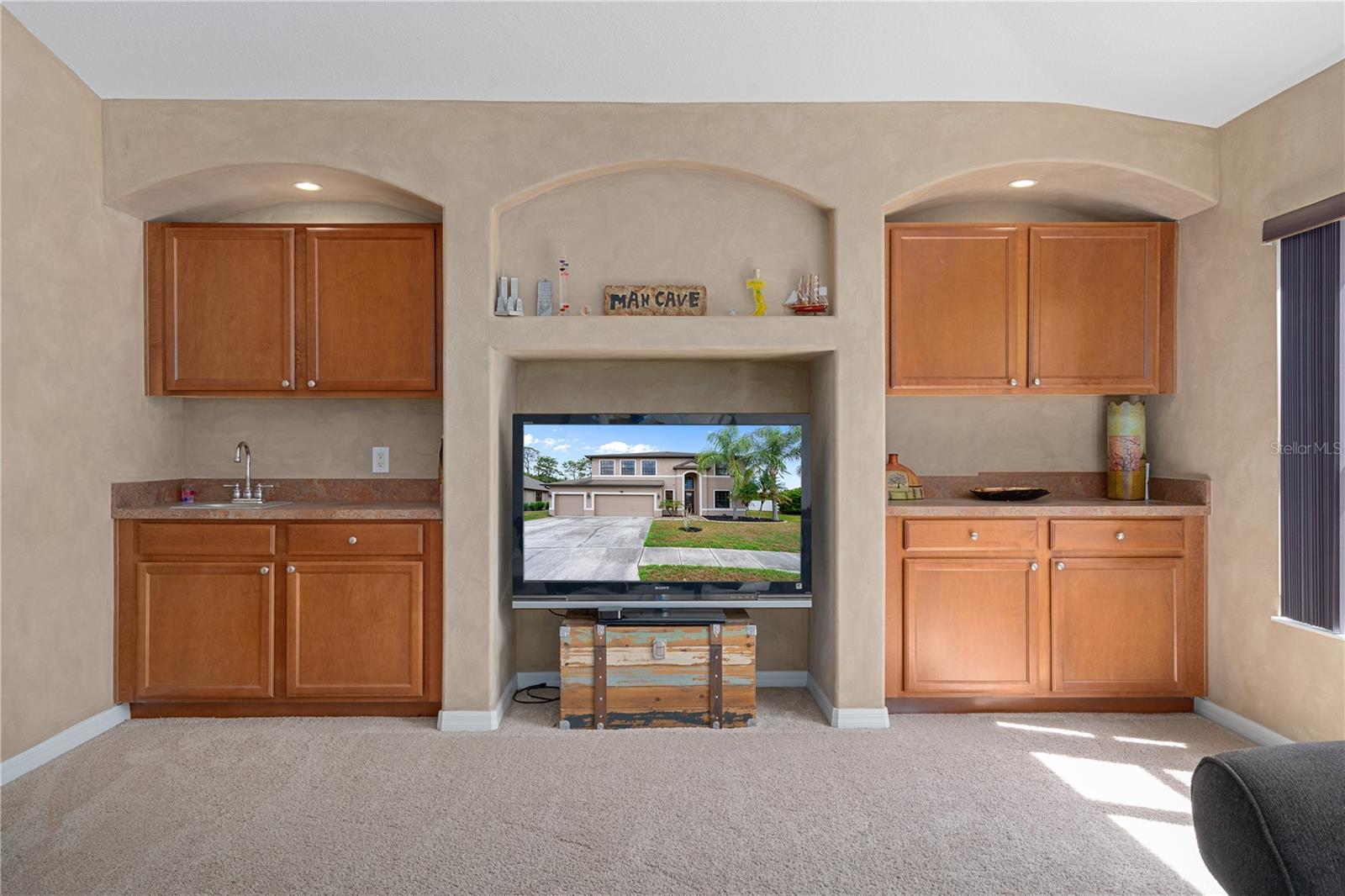 SUNCOAST LAKES - Residential