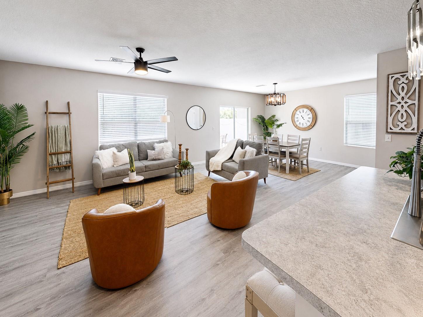 10153 GEESE TRAIL CIRCLE, SUN CITY CENTER, FL, 33573 4 10153 GEESE TRAIL CIRCLE