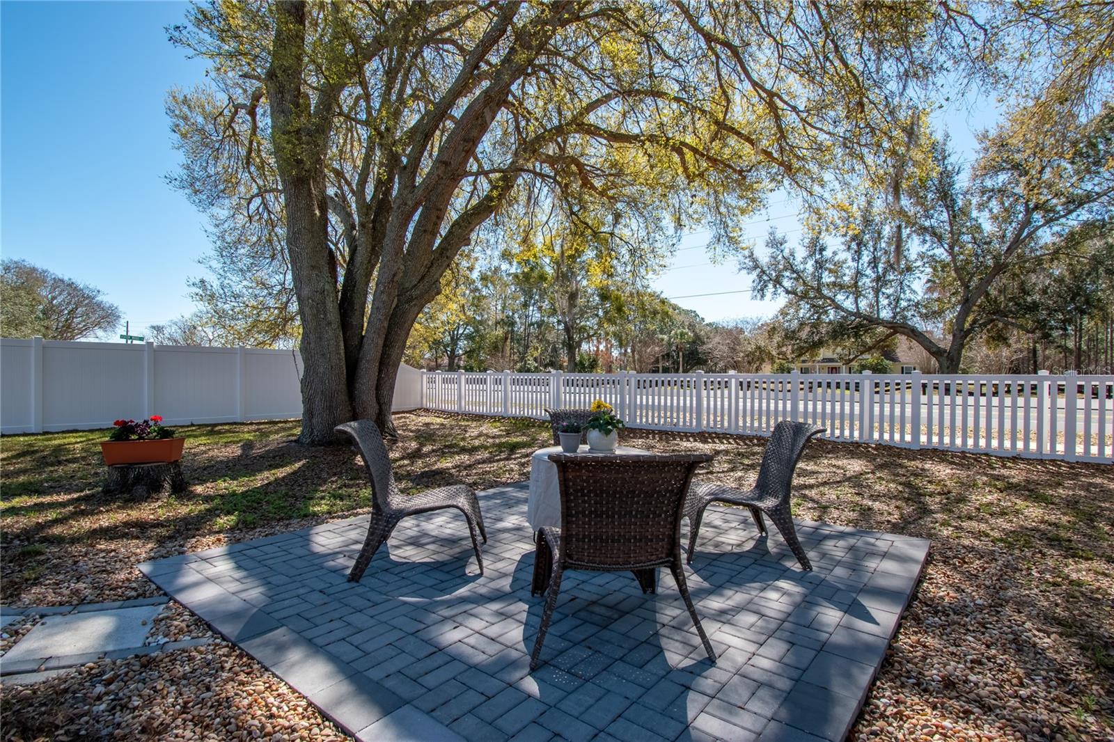 ASHTON WOODS - Residential