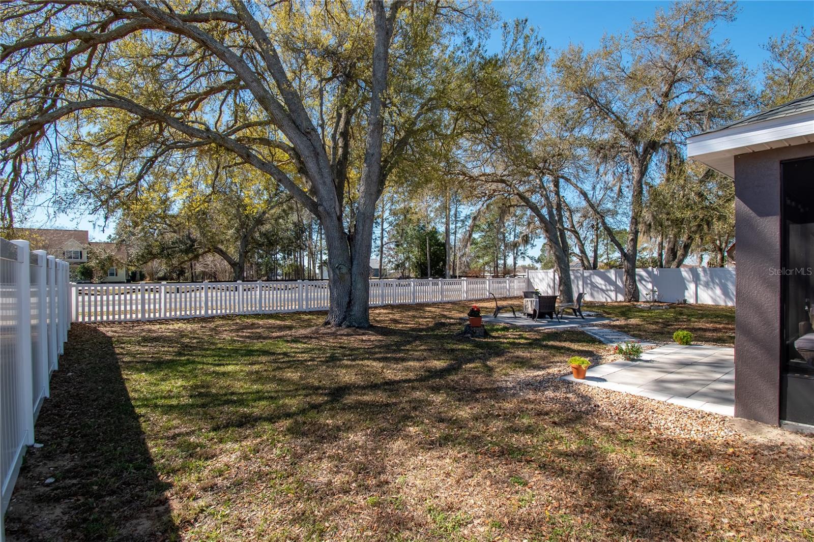 ASHTON WOODS - Residential